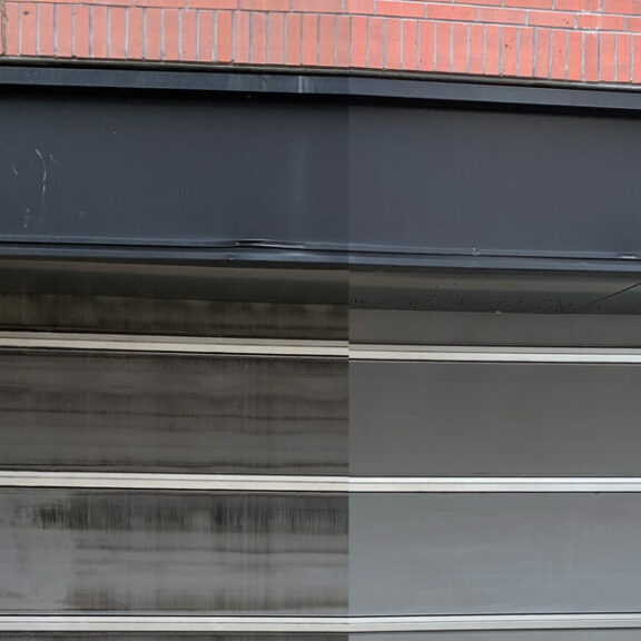 Clean-Advantage-Pressure-wash-garage-door