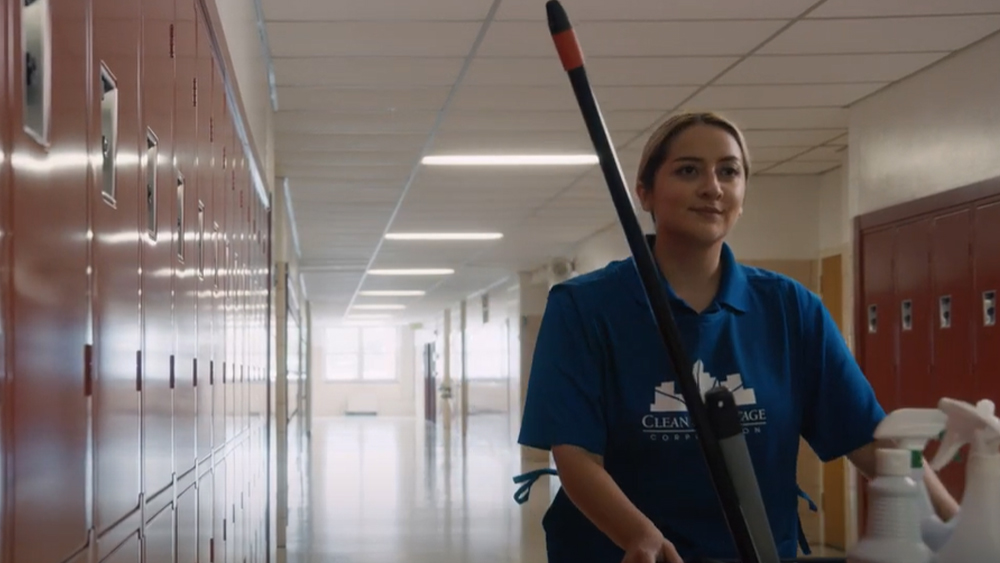 Clean-Advantage-Keeps-Schools-Clean